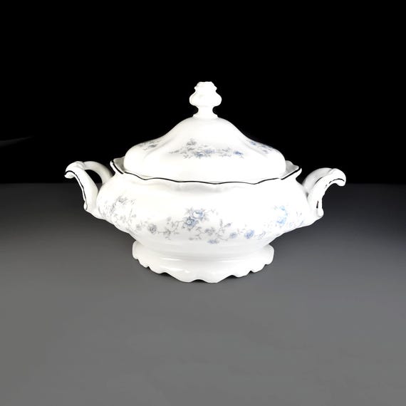 Johann Haviland Blue Garland Covered Vegetable Bowl – Bavaria Germany – Platinum Trim – Excellent Condition