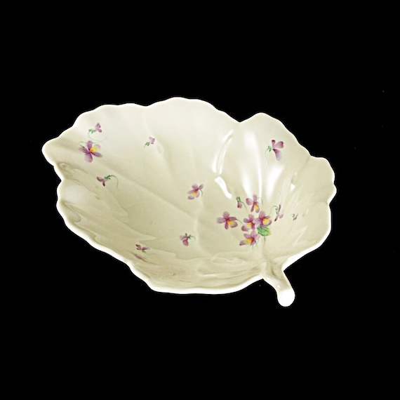 Mikasa Leaf Shaped Bowl, Candy Dish, Trinket Bowl, Ivory Bone China, Lila Pattern, Narumi Japan