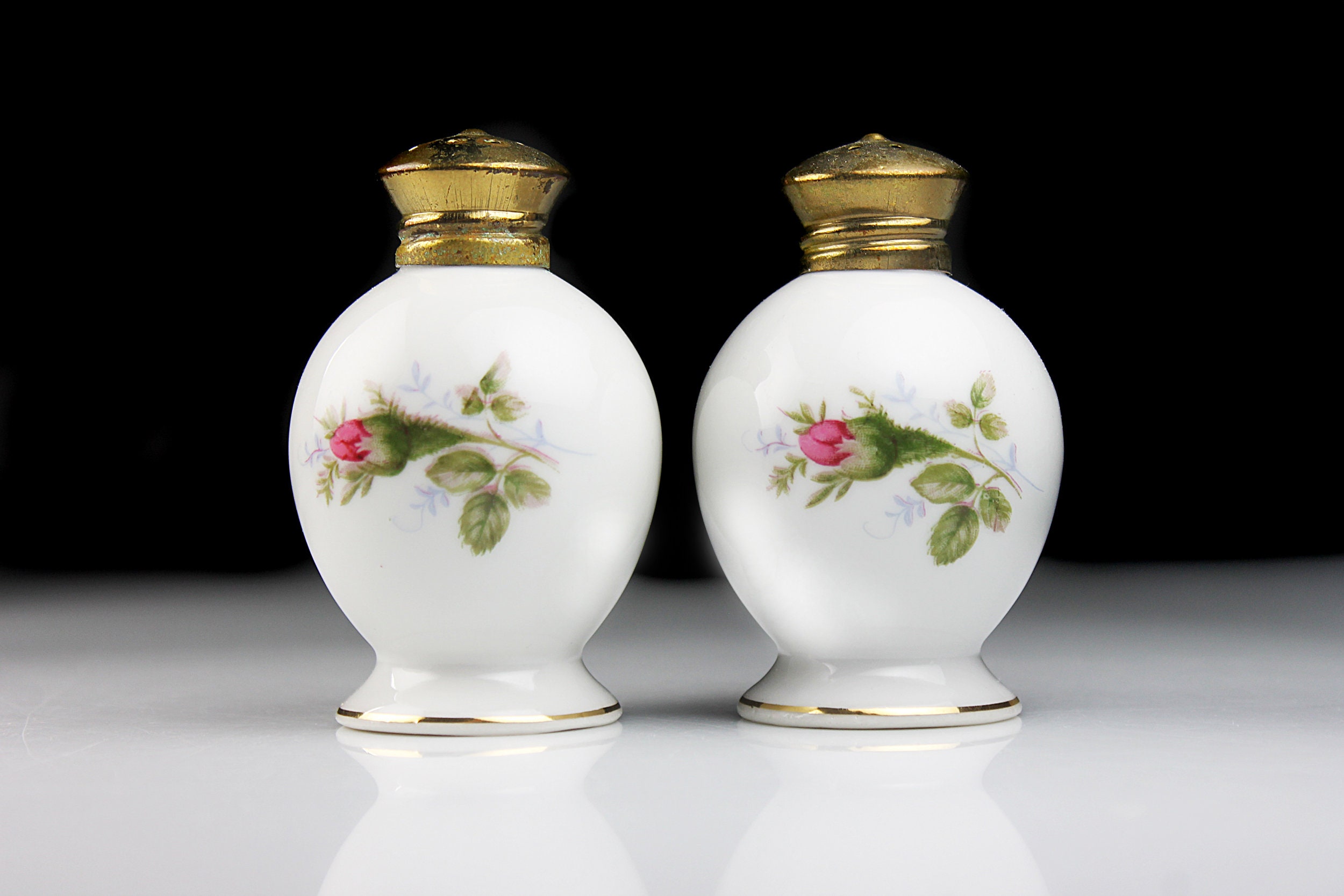 Salt and Pepper Shaker, Sango Japan, Moss Rose, Red Floral, Dinnerware