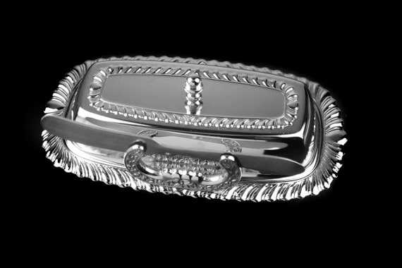 Silver Plated Butter Dish and Spreader, Irvinware, Glass Liner, Tableware
