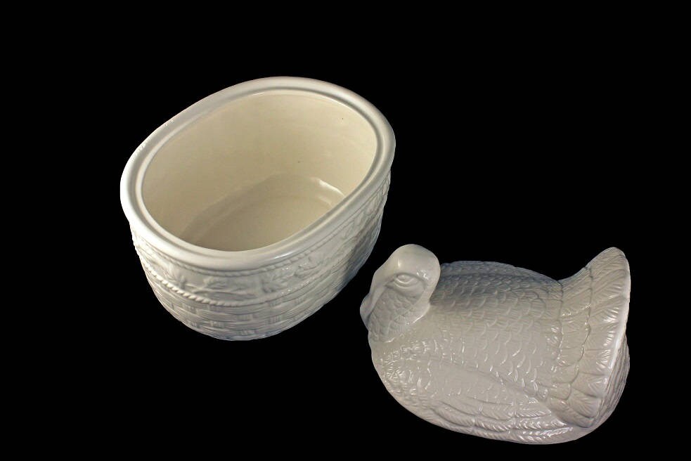 Stuffing Bowl, Turkey Shaped, White, New In Box, Thanksgiving