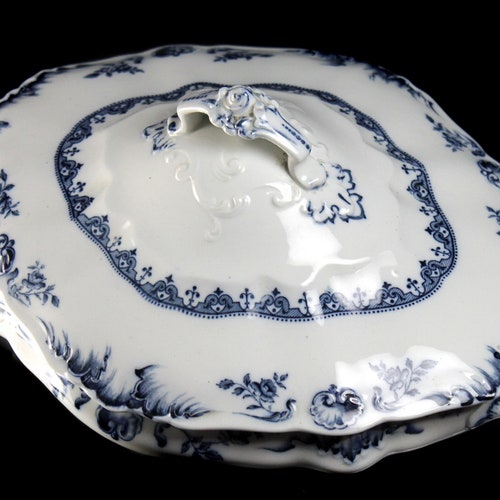 Antique Covered Vegetable Bowl, J & G Meakin, Acantha, shops Rare 1890s Fine China, Blue and White, Floral and Shell Pattern, Collectible