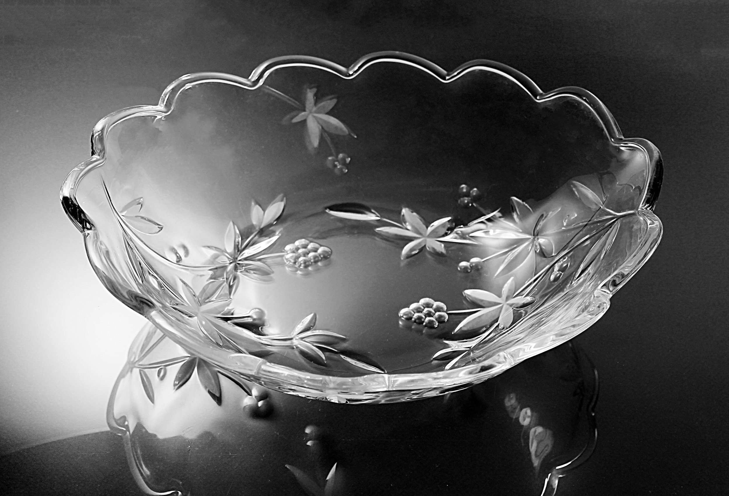 Mikasa Oval Bowl, Garden Terrace, Hostess Bowl, 13 Inch, Centerpiece