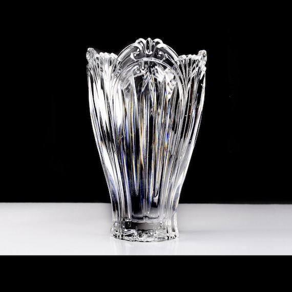 Stunning Oneida Augustina Crystal Vase - Ribbed Glass, 10 Inch - Elegant Home Decor & Perfect Gift