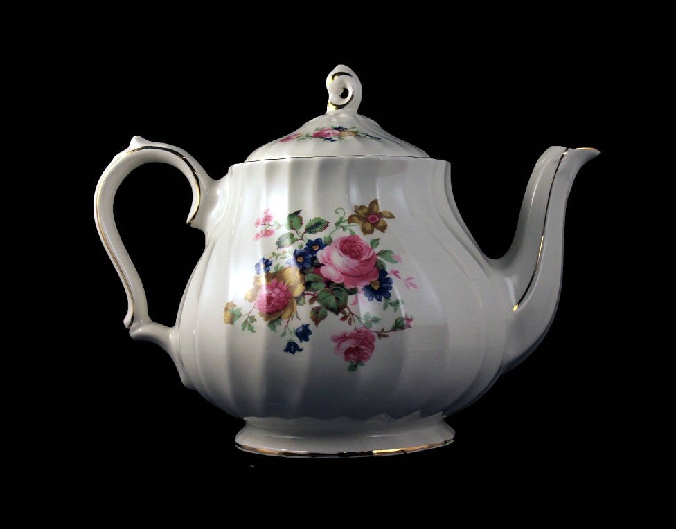 Sadler Teapot, Number 4199, Lidded Teapot, 4 Cup, Floral Teapot, White
