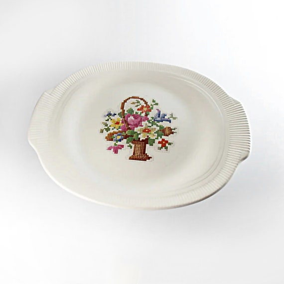 Salem Basket PP Platter, Petit Point, 12 Inch, Handled, Floral