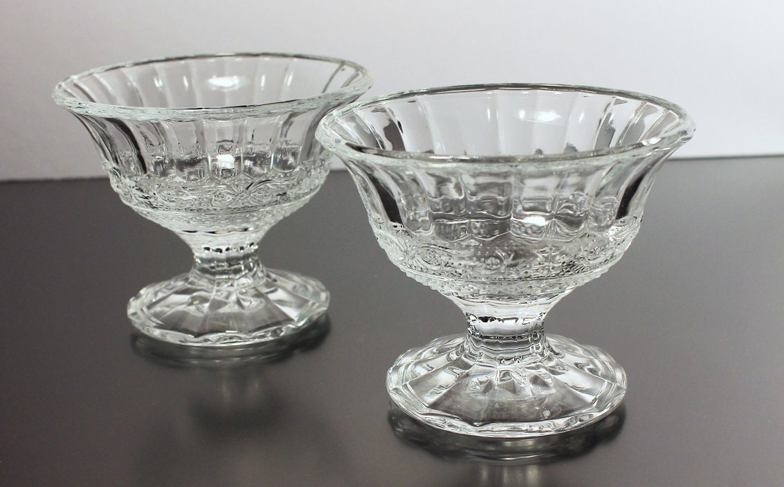 Footed top dessert dishes