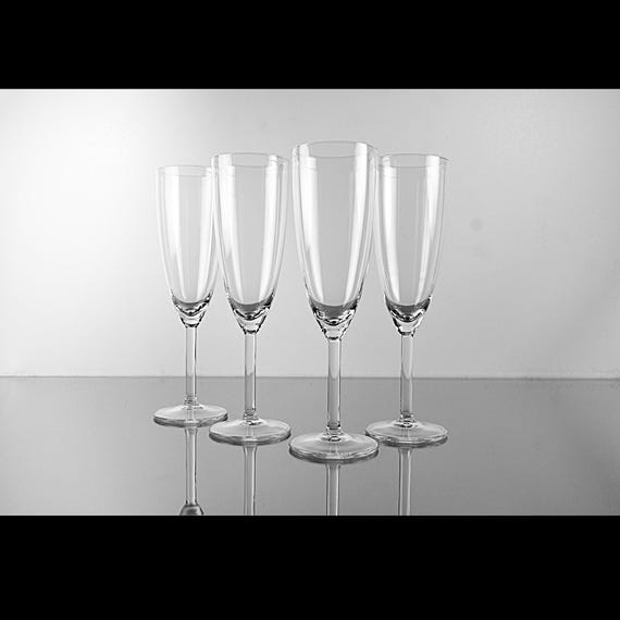 Champagne Glasses, Set of 4, Classic Clear Flutes for Sparkling Wine, Elegant 8 Inch Stemware