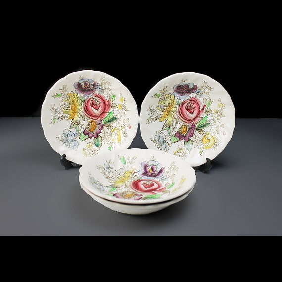 Fruit Bowls Johnson Brothers Sheraton, Made In England, Set of 4, Floral Center, Collectible