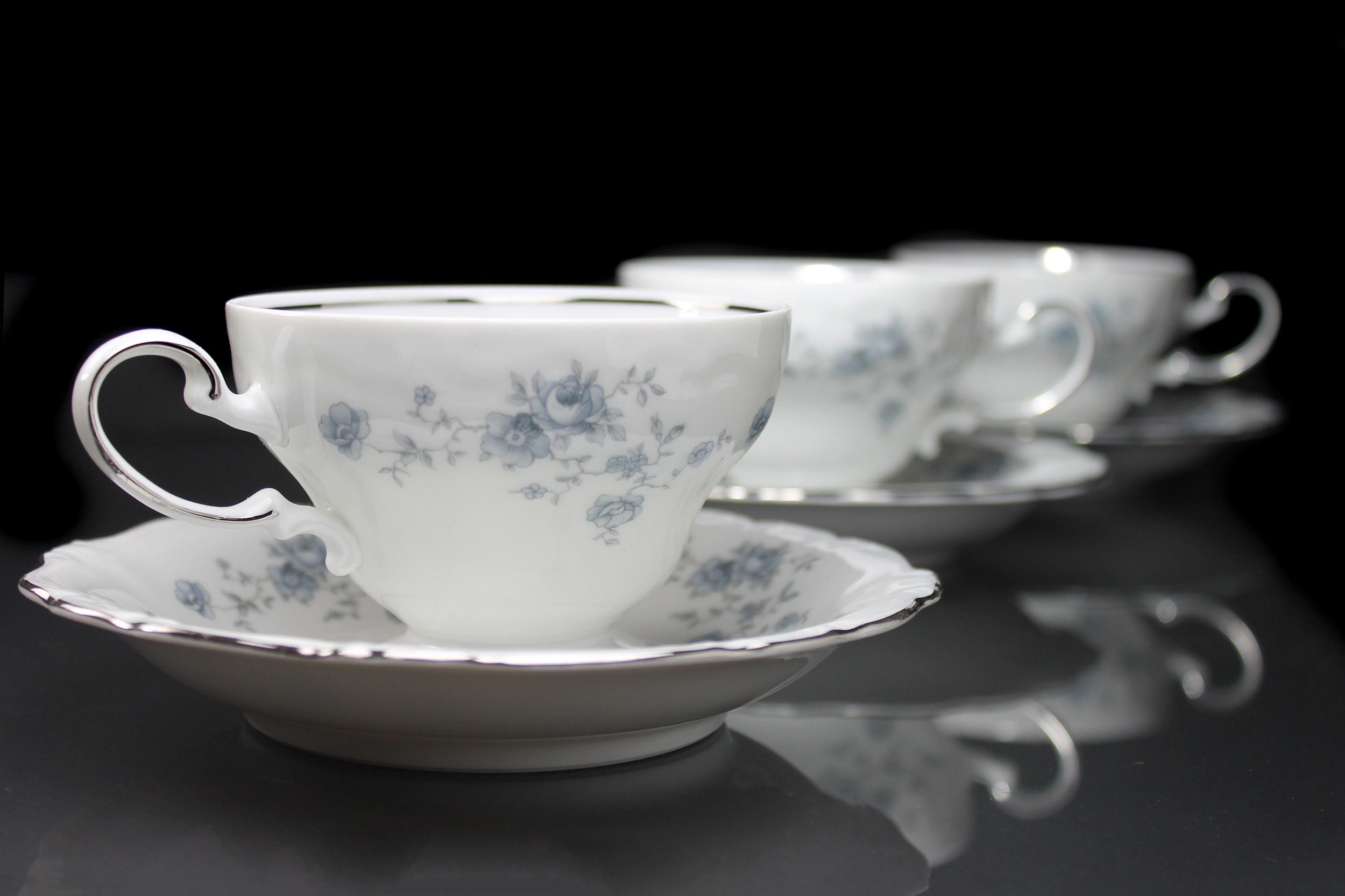 Cups and Saucers Johann Haviland Blue Garland Bavarian