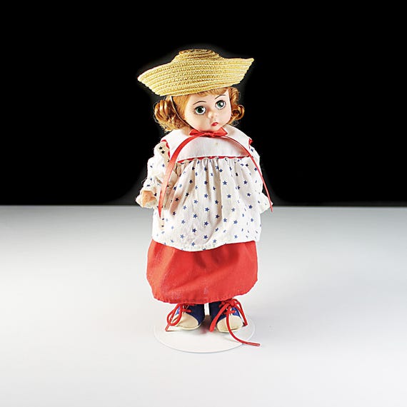 Madame Alexander USA Doll – 8 Inch International Series – Wendy Face – Vintage 1970s–80s – Doll Stand Included