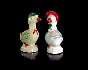 Miniature Ducks Wearing Hats, Salt and Pepper Shakers, Ceramic, Hand Painted, Made in Japan