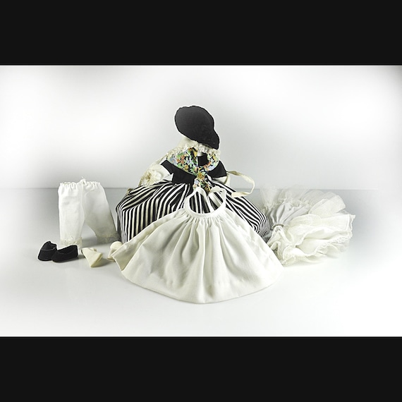 Madame Alexander Great Britain Doll Outfit – Complete 8-Inch Clothes Set, Retired 1977