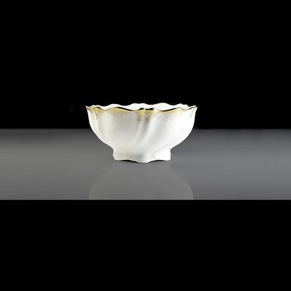 Syracuse Fine China Bowl – White with Gold Trim, Ruffled Edge – Small Serving or Candy Dish – 1950s to 1970s Elegant Tableware