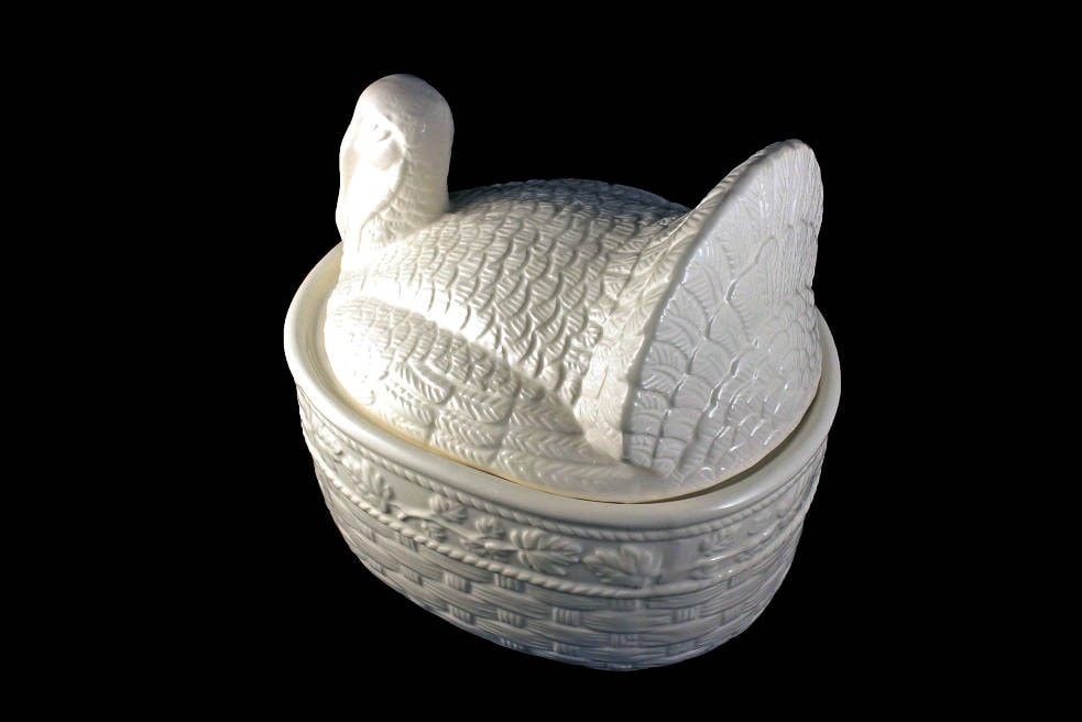Stuffing Bowl, Turkey Shaped, White, New In Box, Thanksgiving
