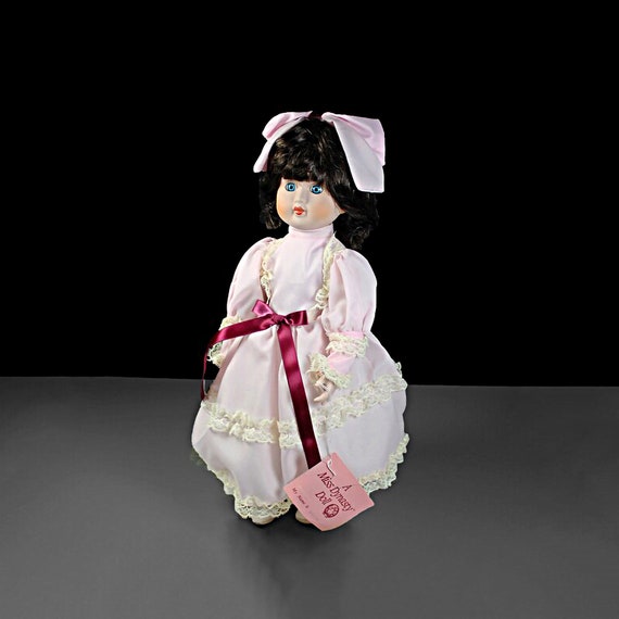 Porcelain Display Doll, Dynasty Doll, Roxanne, 16-inch Doll, Original Tag