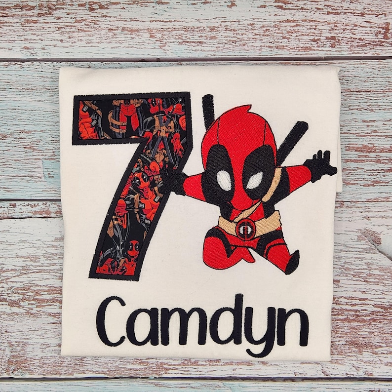 Custom Embroidery Baby Dead pool/Personalized Birthday Shirt/Little Dead superher/Birthday Shirt/Comic Book Shirt/Superhero/Cute Superhero 画像 3