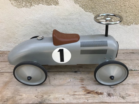 trotteur voiture vintage