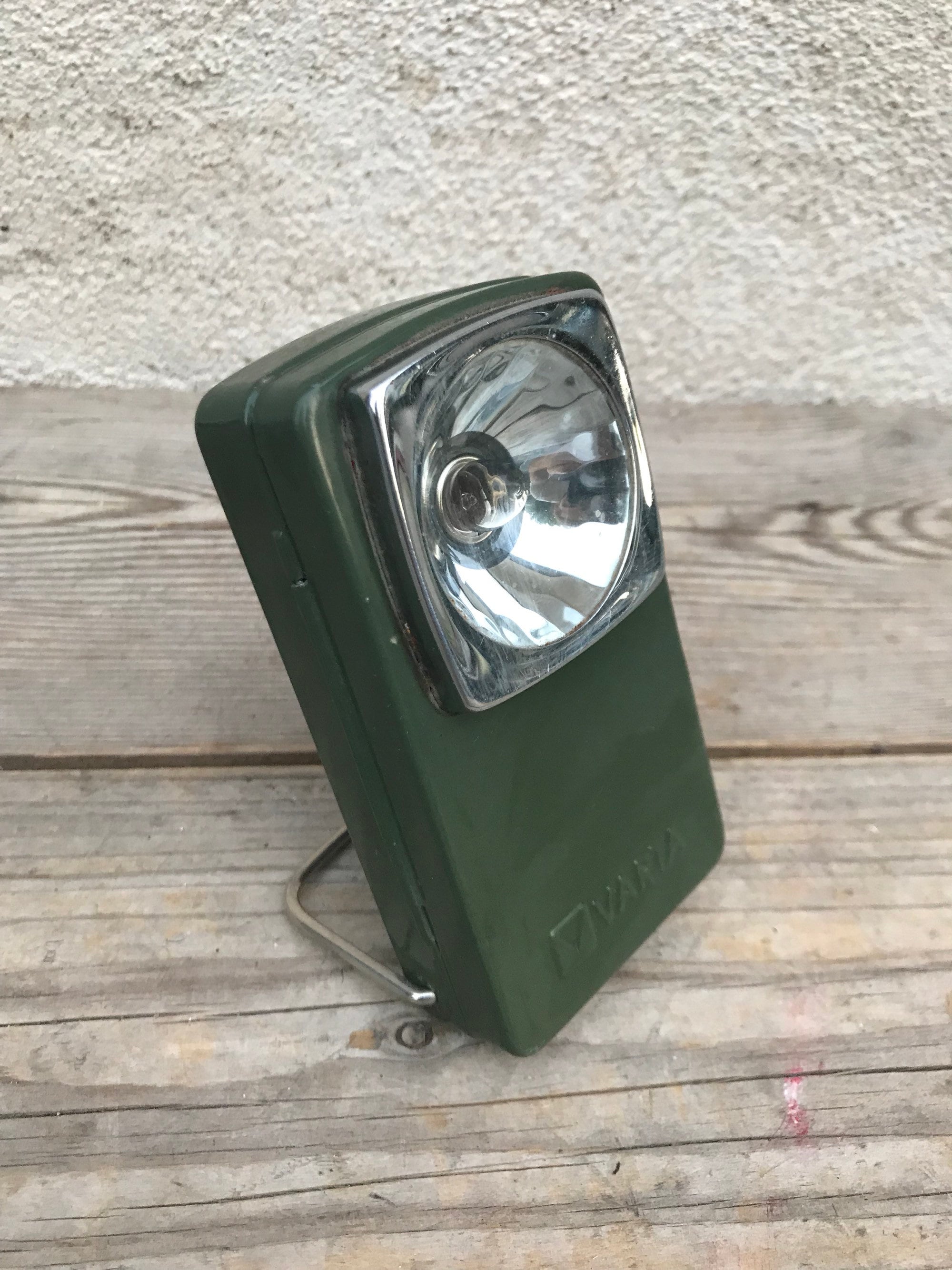 Lampe de Poche Ancienne VARTA à Piles Métal Vert Trépied Etsy