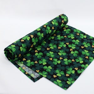 Table Runner, St Patricks Day, Shamrock Theme, Gold Glitter Accents, One Layer of Hemmed Cotton Fabric, htr26