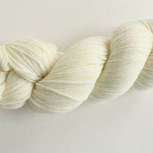 Undyed Yarn 100% Superwash Merino DK - 1kg (10x100g hanks)