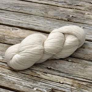Undyed Yarn Merino, Cashmere, Nylon 4 Ply 1 kg (10 x 100g hanks)