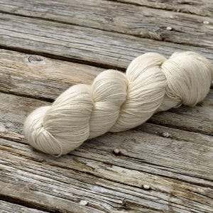 Undyed Yarn Fine Yak 4 Ply - Yak, Silk and Merino blend - 1kg (10 x 100g hanks)