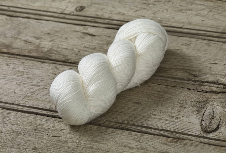 Undyed Yarn Premium Merino / Silk / Nylon Sock Yarn 4 Ply 1kg 10 x 100g hanks image 1
