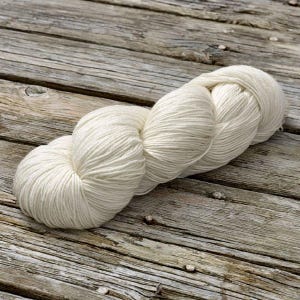 Undyed Yarn Superwash Merino Bamboo Silk 4 Ply - 1kg (10x100g)