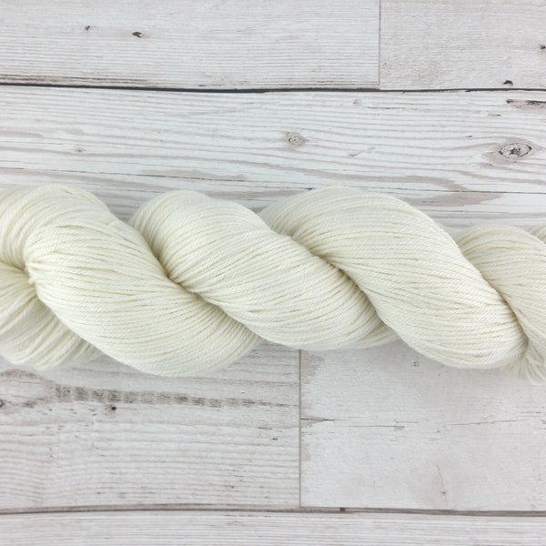 Undyed Yarn Superwash Merino Bamboo Silk 4 Ply - 1kg (10x100g)