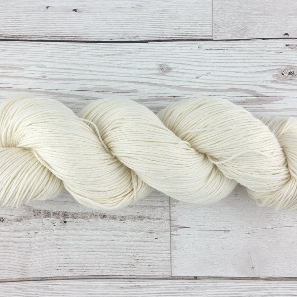 Undyed Yarn Organic Cotton 4 Ply, - 1kg (10 x 100g hanks)