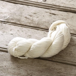 Undyed Yarn Fine Yak DK - Yak, Silk and Merino blend - 1kg (10 x 100g hanks)