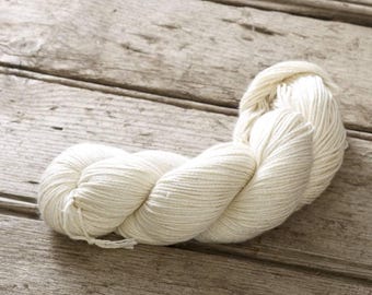 Undyed Yarn Fine Yak DK - Yak, Silk and Merino blend - 1kg (10 x 100g hanks)