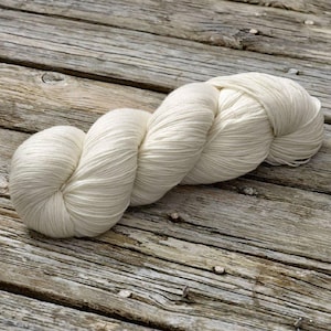 Undyed Yarn Superwash Merino / Nylon 4 Ply Sock Yarn - 1kg (10 x 100g hanks)