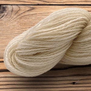 Undyed Yarn 100% Farm Traceable British Wool 4 Ply 1kg 10x100g hanks image 2