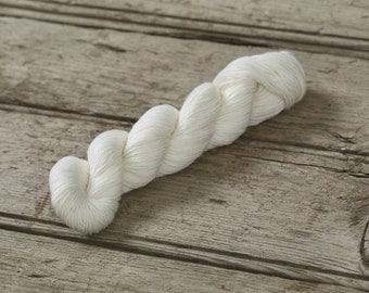 Undyed Yarn Premium Yak/ Merino / Nylon 4 Ply Sock Yarn Mini Skeins Knitting Yarn 1 kg (50 x 20g hanks)