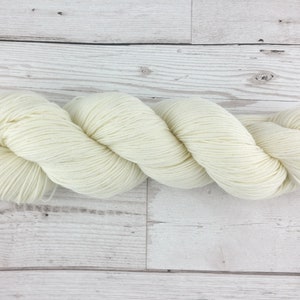 Undyed Yarn Superwash Merino / Nylon 4 Ply Sock Yarn - 1kg (10 x 100g hanks)