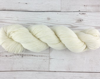 Undyed Yarn Superwash Merino / Nylon 4 Ply Sock Yarn - 1kg (10 x 100g hanks)