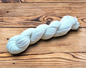 Undyed Yarn Superwash Merino / Nylon 4 Ply Sock Yarn - 1kg (20 x 50g hanks)