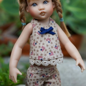 Modello di cucito: Top con scollo a V per Riley Kish da 7,5&quot; - (include 3 versioni)