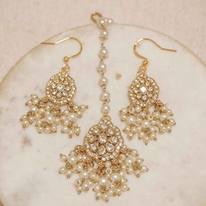 Small Pearl Earring and Tikka set Pearl Maroon Green Flat Hook Earrings Tikli Dainty Indian Pakistani Wedding Guest Party Golden