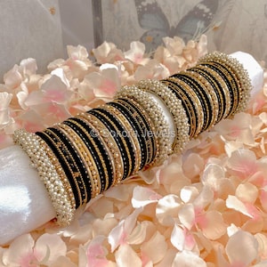 Thanjina Black Bangle stack