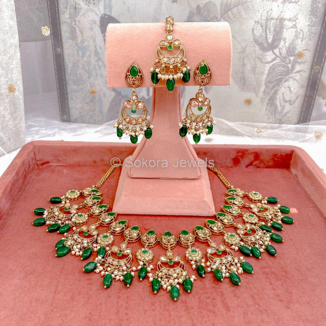 Buy Amina Necklace Set Green Online in India