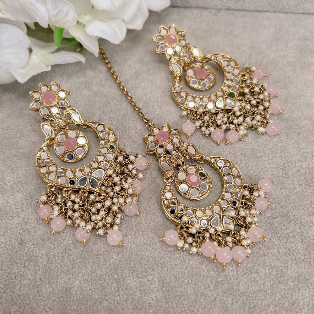 Pink earrings and maang on sale tikka set