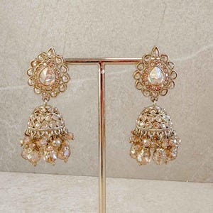 Swarna Kleine Jhumka Ohrringe Champagner Zircron Kristall Jhumki schimmernde Goldene Perlen Perle Arbeit Geschenk Hochzeit Eid indischen pakistanischen Schmuck