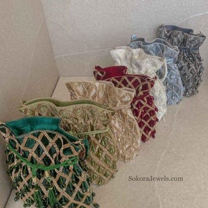 Bolso Potli de terciopelo y cuentas, bolso de mano indio adornado, accesorio nupcial para bodas, bolso dorado con cordón para ocasiones especiales, Sokora Jewels