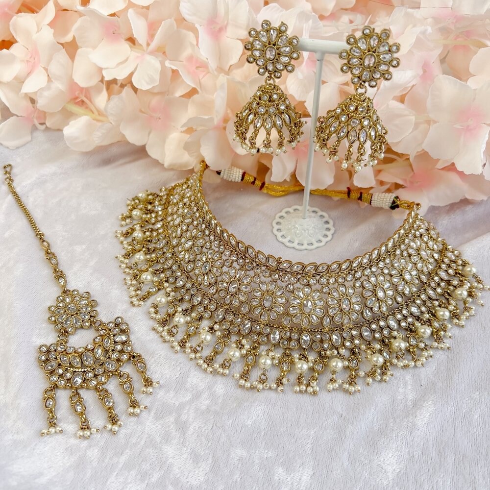 Necklace online shopping deals