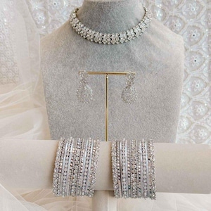 Set regalo di gioielli in argento: collana, orecchini, tikka, piccolo bracciale coordinato, regalo per matrimonio, Eid, cerimonia, damigella d'onore, gioielli indiani e pakistani