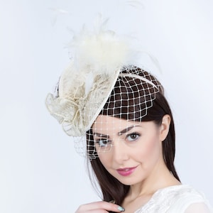 Veiled Wedding hat, Cream Wedding Hat, Romantic bridal hat, wedding fascinator, Bridal veiled hat, Bridal headpiece, derby fascinator
