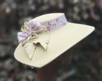 Chapéu de feltro elegante, touca de feltro verde, chapéu fascinator Royal Ascot, chapéu Derby de Kentucky, chapéu Audrey Hepburn, chapéu verde claro, chapéu Emerald Couture